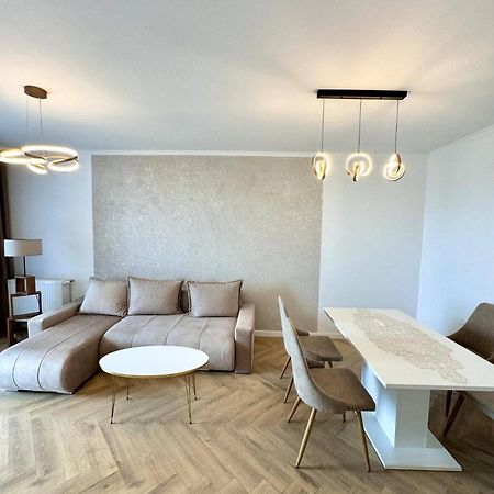 Lake View Luxury Apartament คลูจ-นาโปกา ภายนอก รูปภาพ